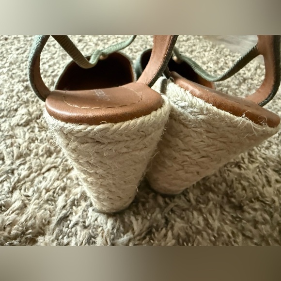 Cityclassified Green Espadrille Ankle Strap Shoes - Picture 4 of 9